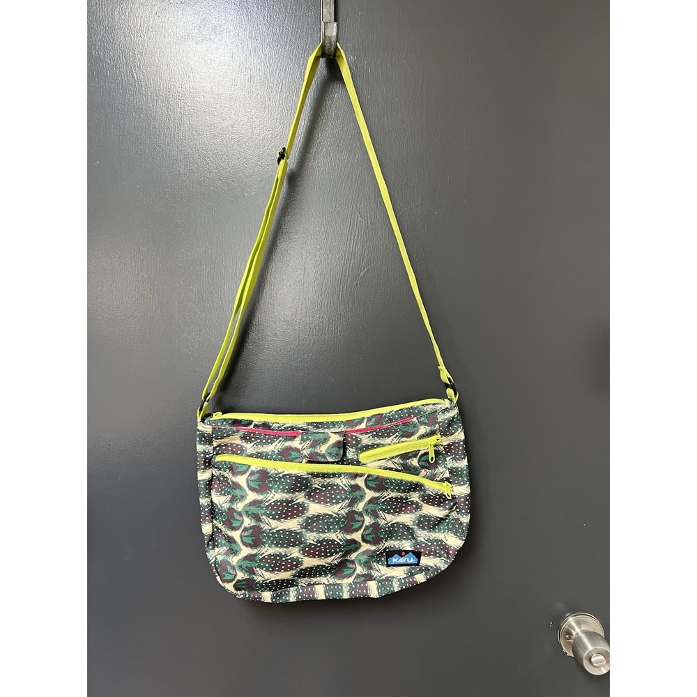 KAVU Crossbody Shoulder Bag Pockets Multicolored Feather Boho Travel
